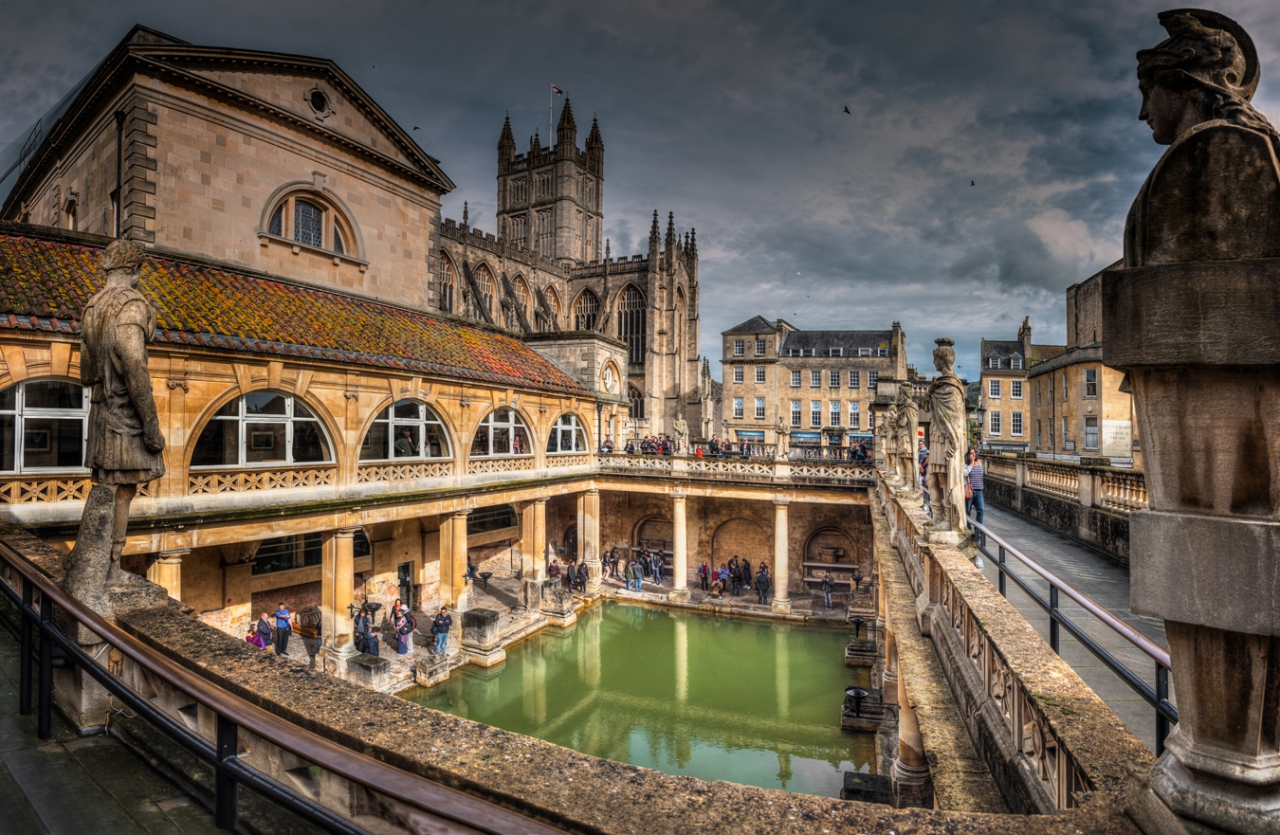 Great Bath Of The Roman Bath In Bath, Somerset, UK - две кликвания, моля