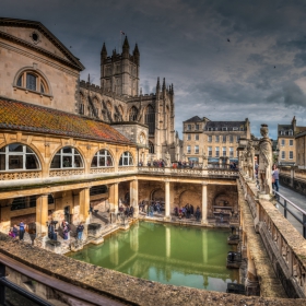 Great Bath Of The Roman Bath In Bath, Somerset, UK - две кликвания, моля