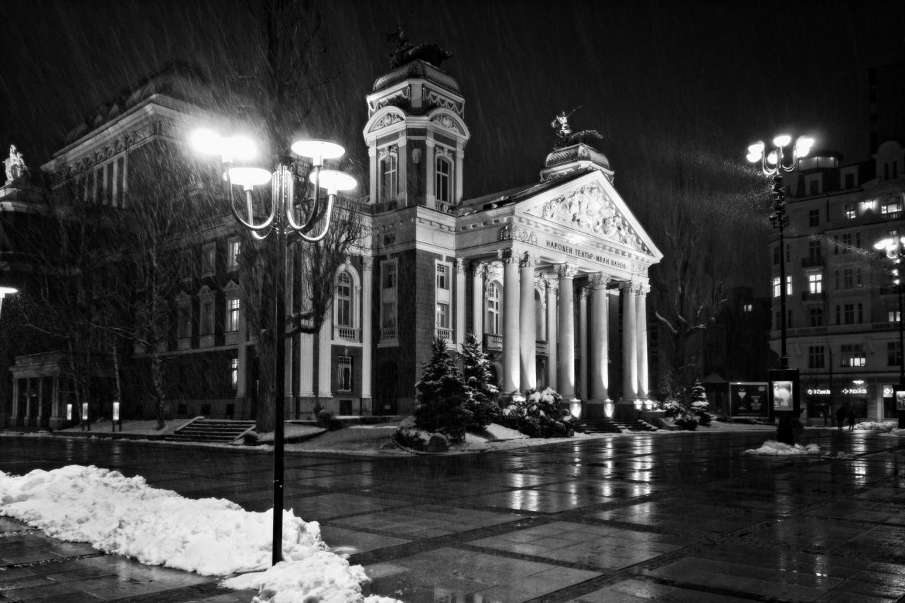 Снежна мартенска вечер