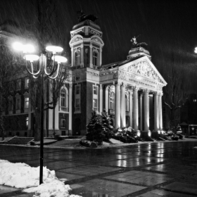 Снежна мартенска вечер