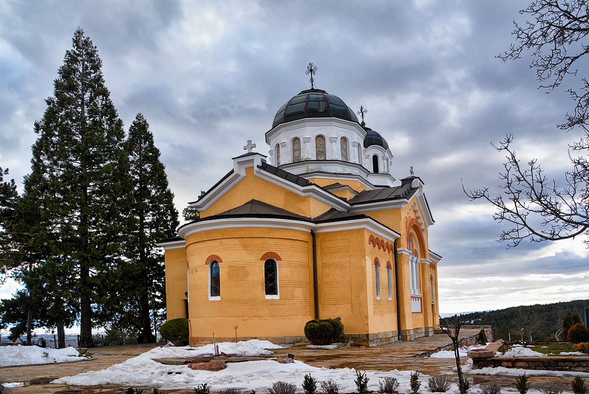 Манастирската църква