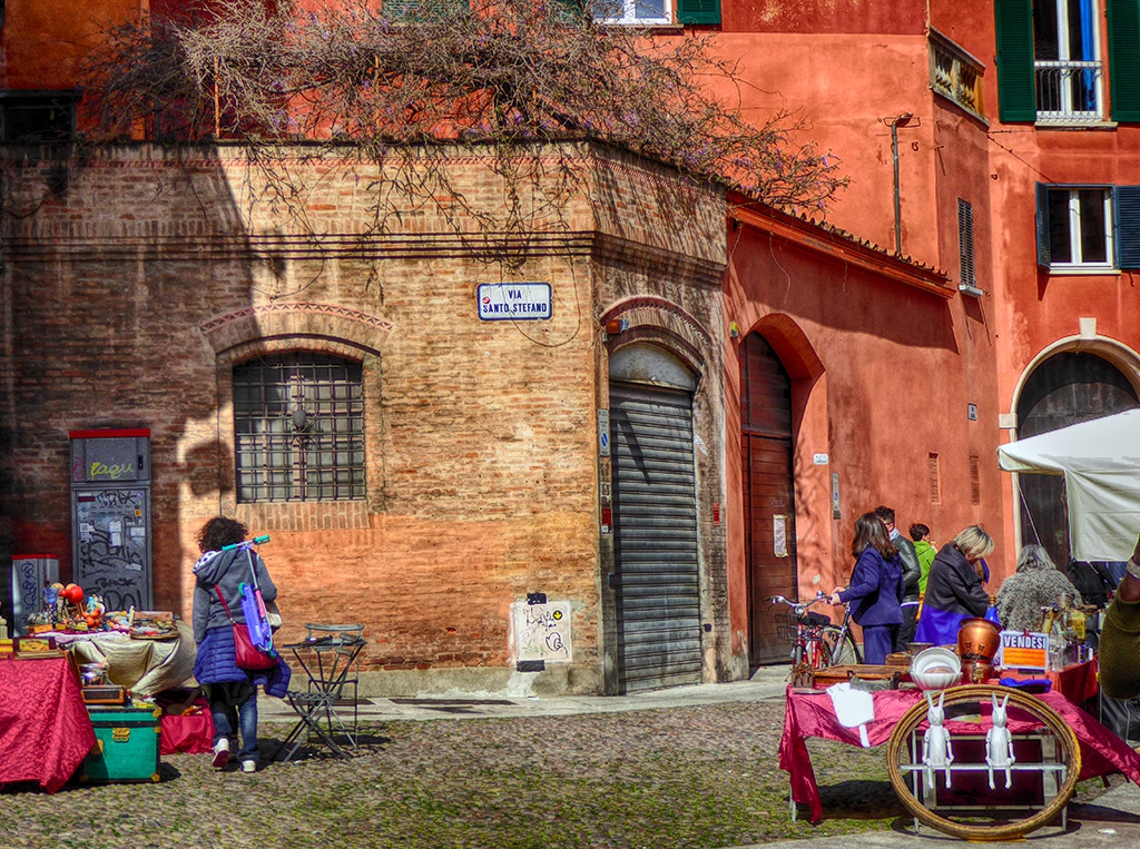 Пазар с антики на via Santo Stefano