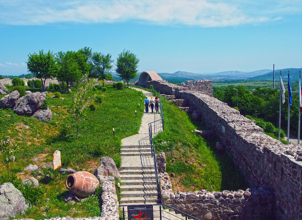 Перистера