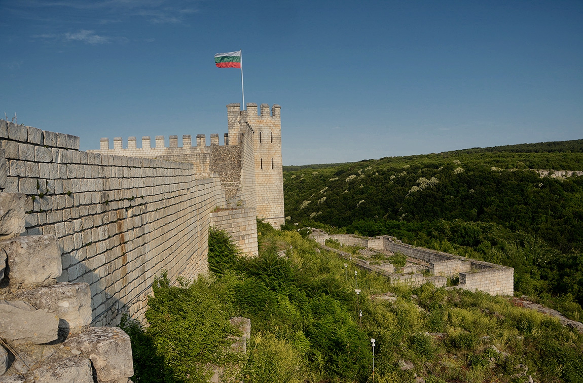 Над югозападната кула ...