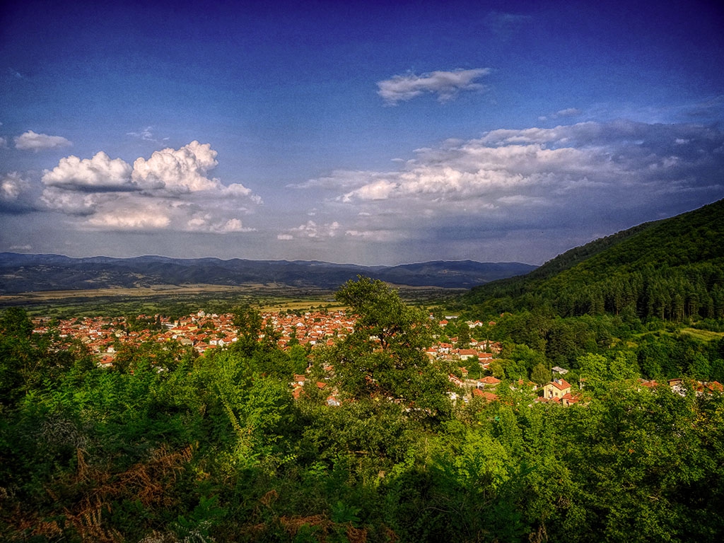 Панорамна гледка към село Костенец