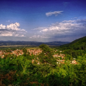 Панорамна гледка към село Костенец