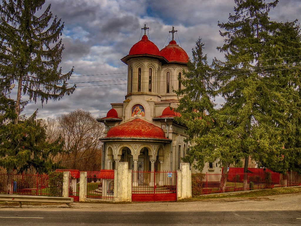 Църква край румънското село Crucea de Piatra