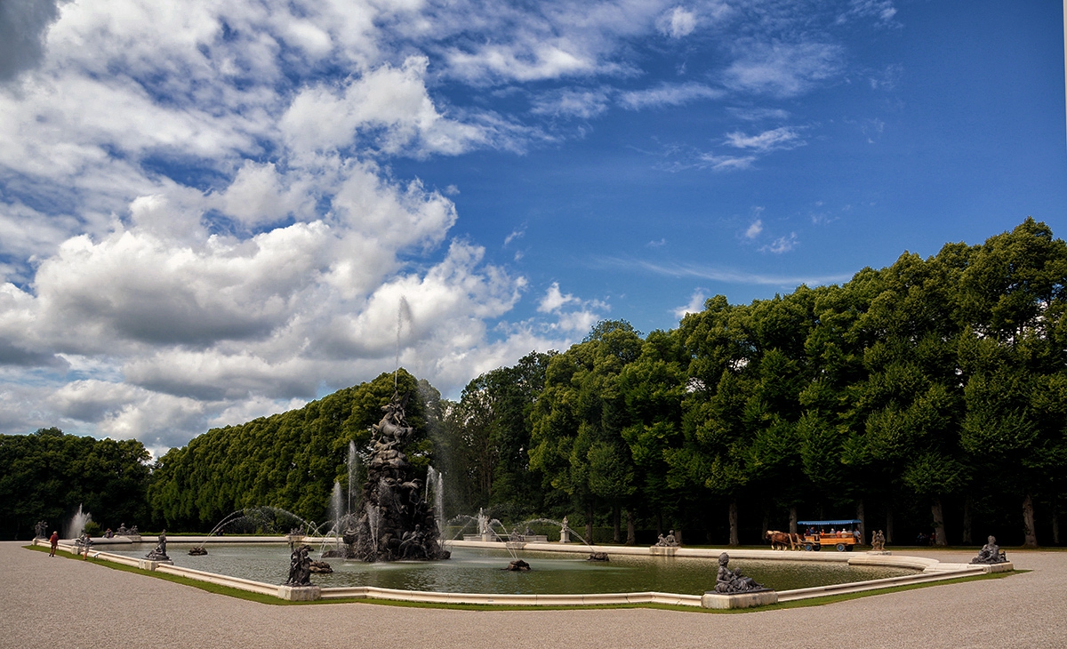 Fama-Brunnen, 1885 г.