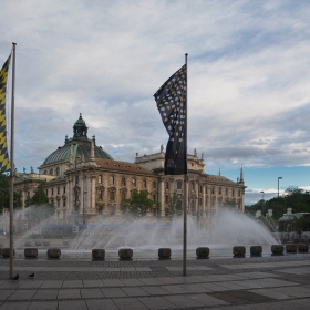 Stachus-Brunnen, Munchen