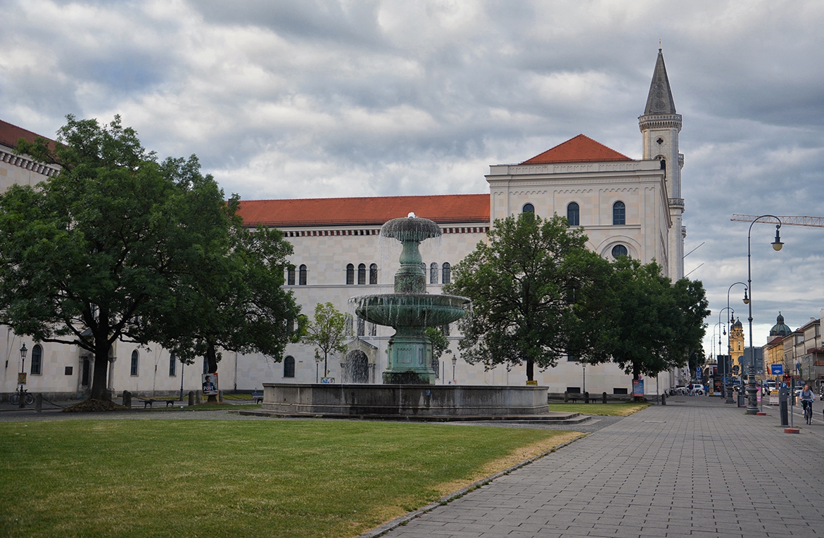 Ostlicher Schalenbrunnen, Munchen