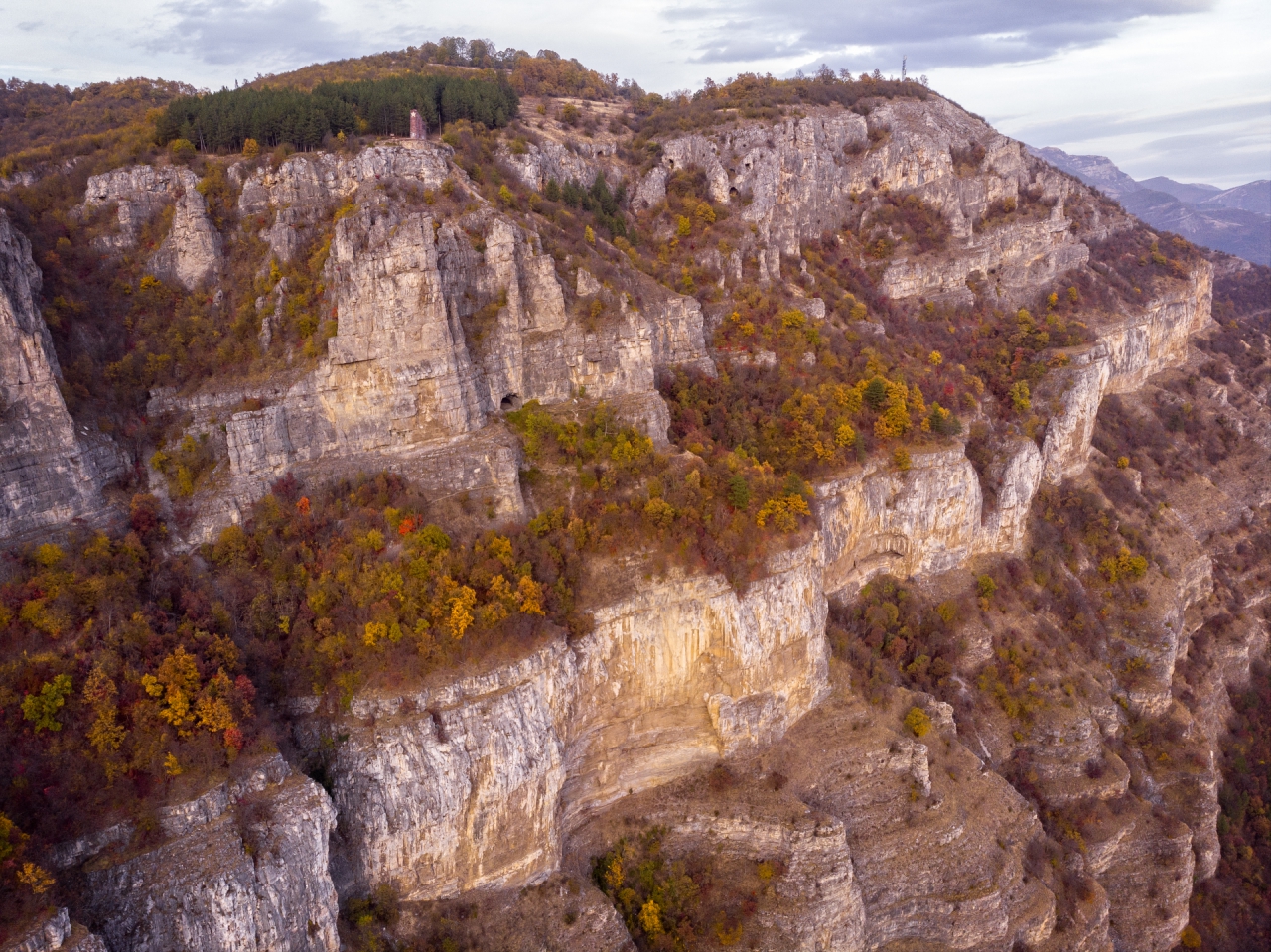 Лакатнишки скали