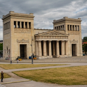 Propylaen auf dem Munchner Konigsplatz, 1862 г.