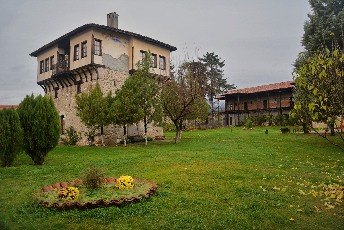 Кулата на Ангел войвода, Араповски манастир