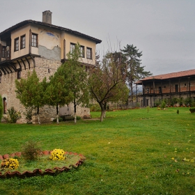 Кулата на Ангел войвода, Араповски манастир