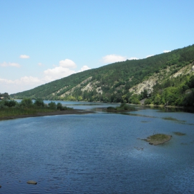 Езерно