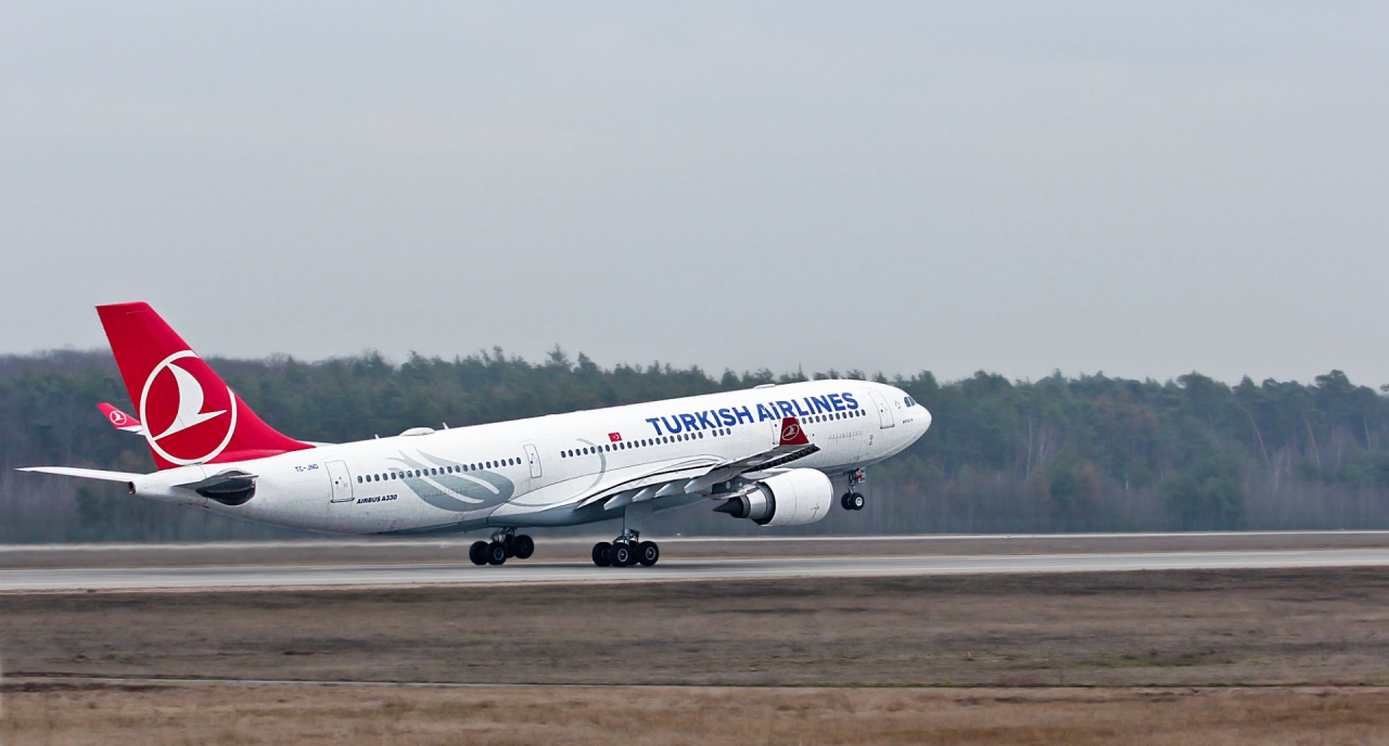 Airbus A 330 -над България  към Истанбул