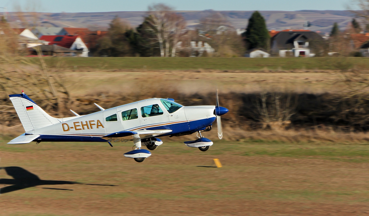 Piper PA - 28 - 181  излита...