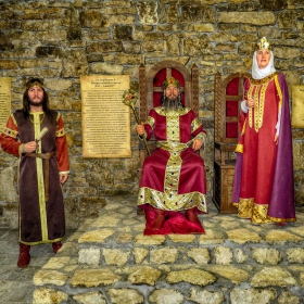 В Двора на Кирилицата