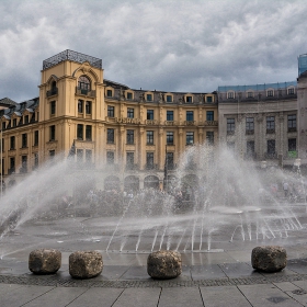 Munchen Karlsplatz Brunnen