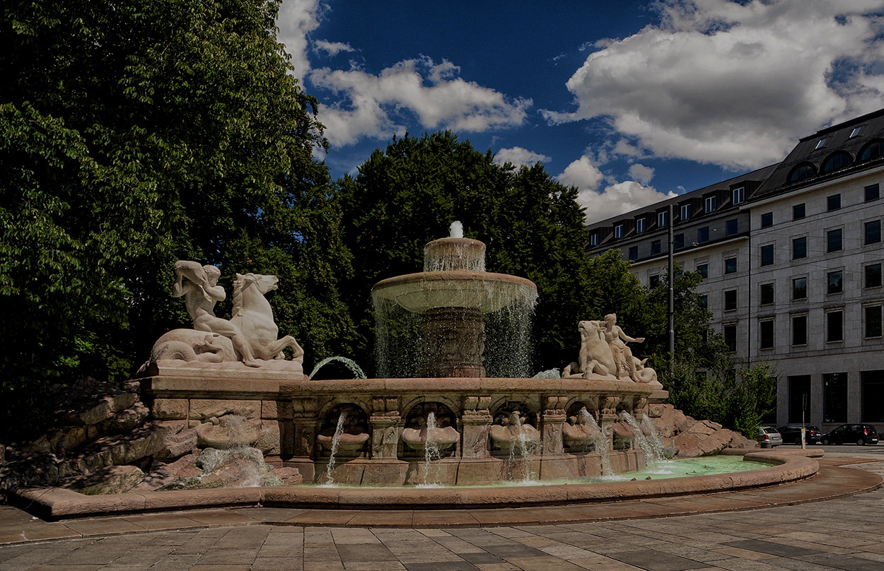 Wittelsbacherbrunnen, 1895 г.