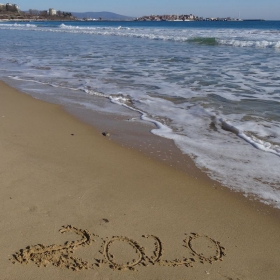 Честита 2020-та година !