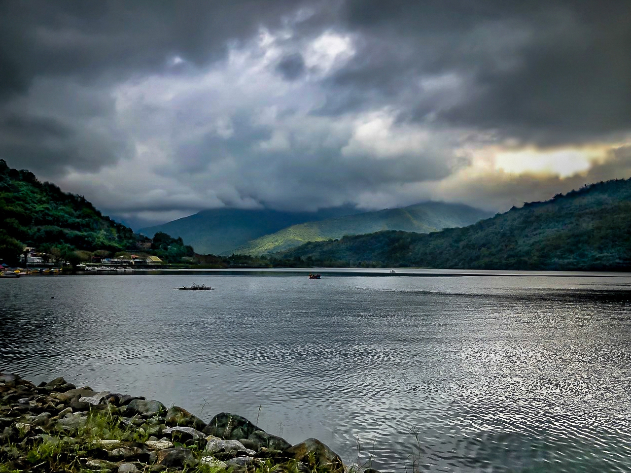 Drama Over Liyu Lake. Taiwan, Pacific Coast