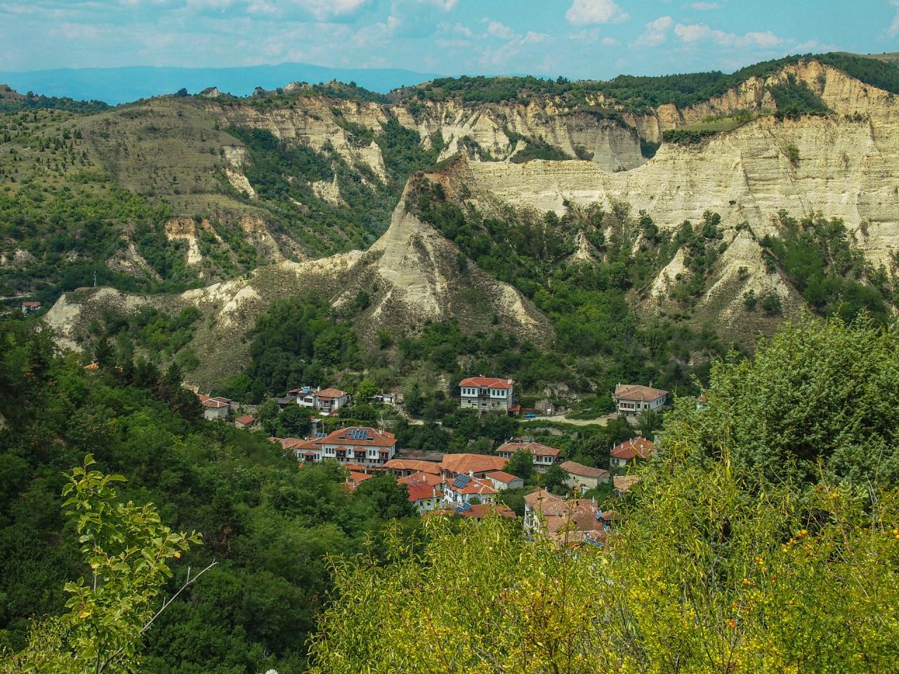 Мелник и Мелнишките скали