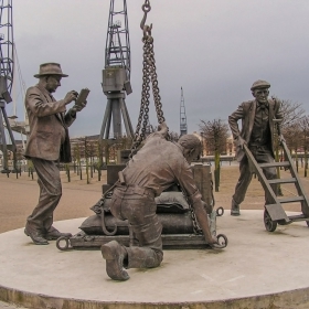 The Dockers sculpture - London