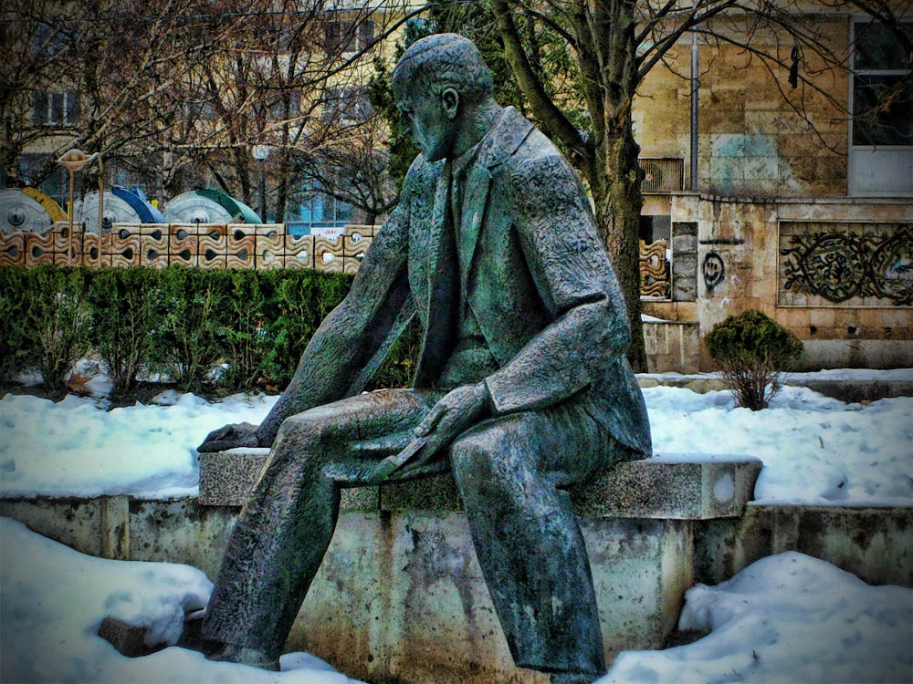 Паметникът на Йордан Йовков